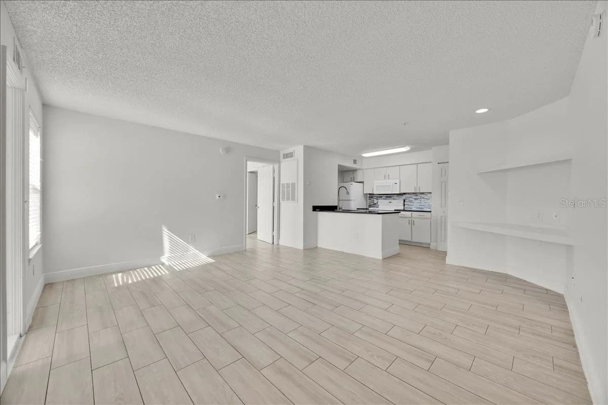 2212 GRAND CAYMAN 4