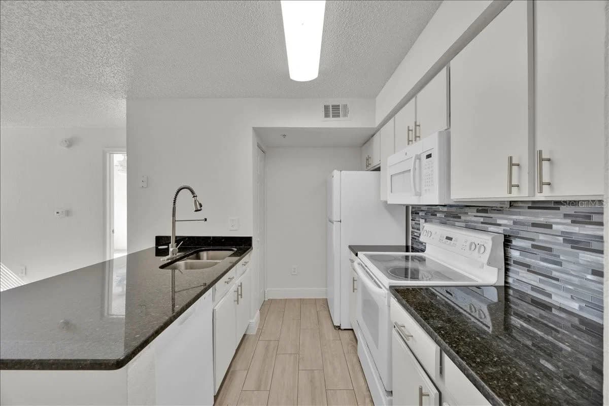 2212 GRAND CAYMAN 5