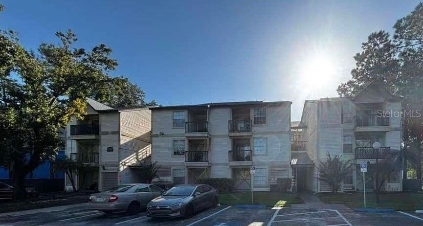1916 LAKE ATRIUMS Circle #33, Orlando, FL 32839