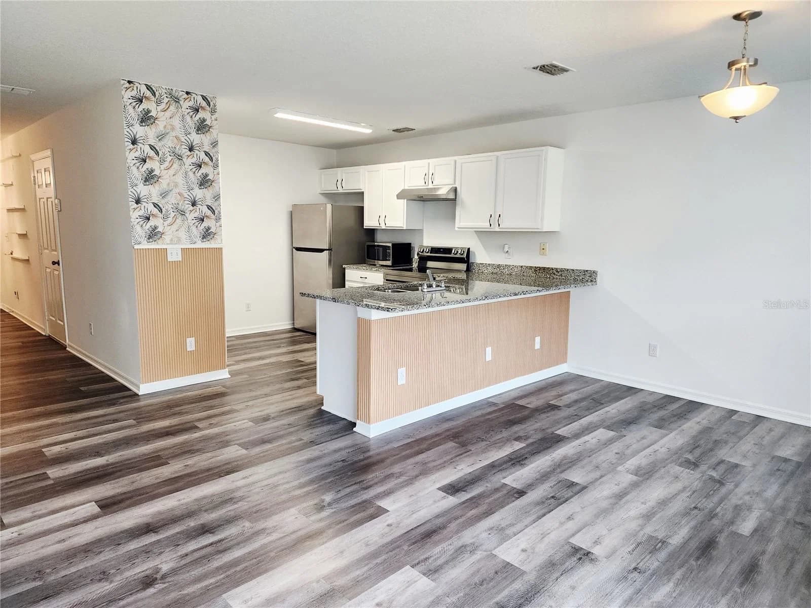 701 CRESTING OAK 4