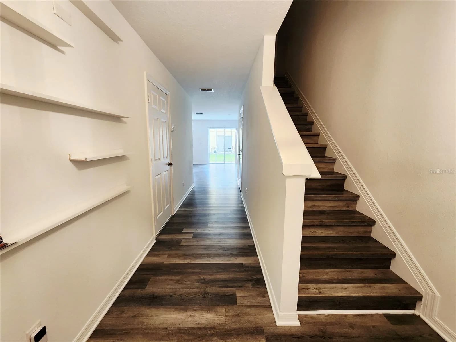 701 CRESTING OAK 2