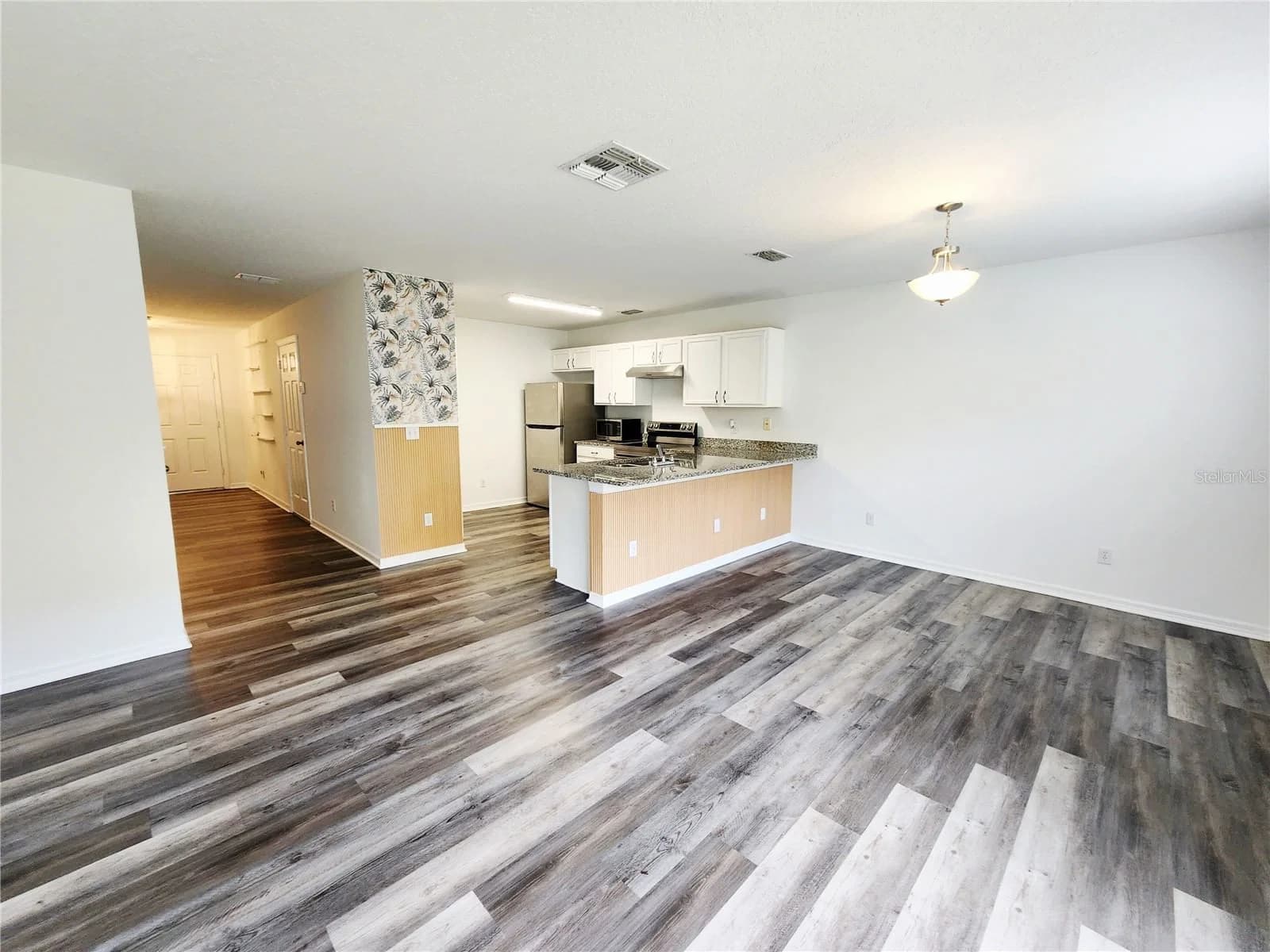 701 CRESTING OAK 3