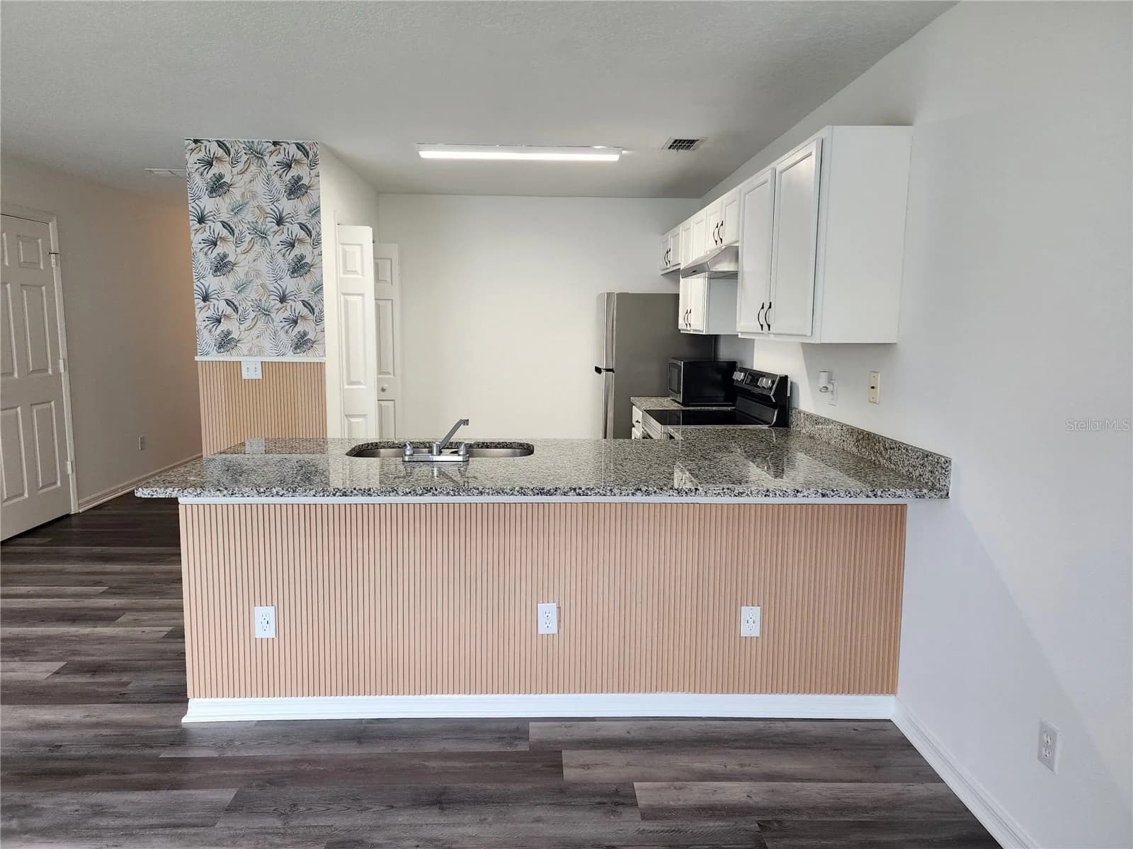 701 CRESTING OAK 5