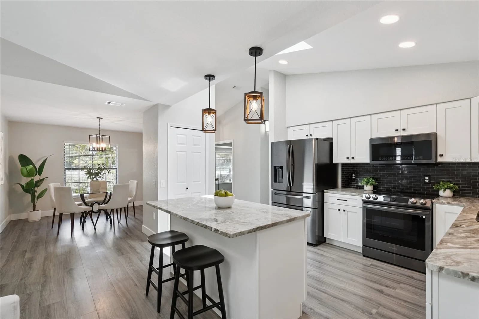 5905 CEDAR PINE 5