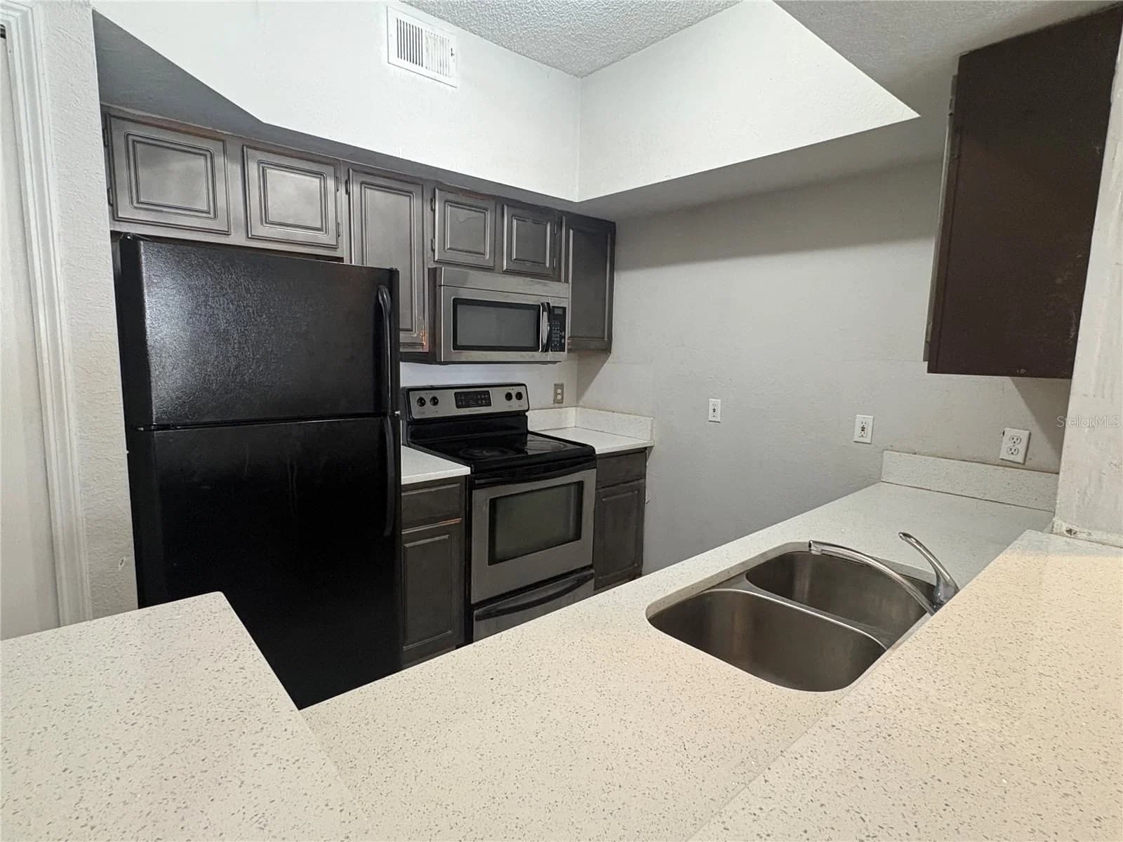 8301 ELM PARK 5