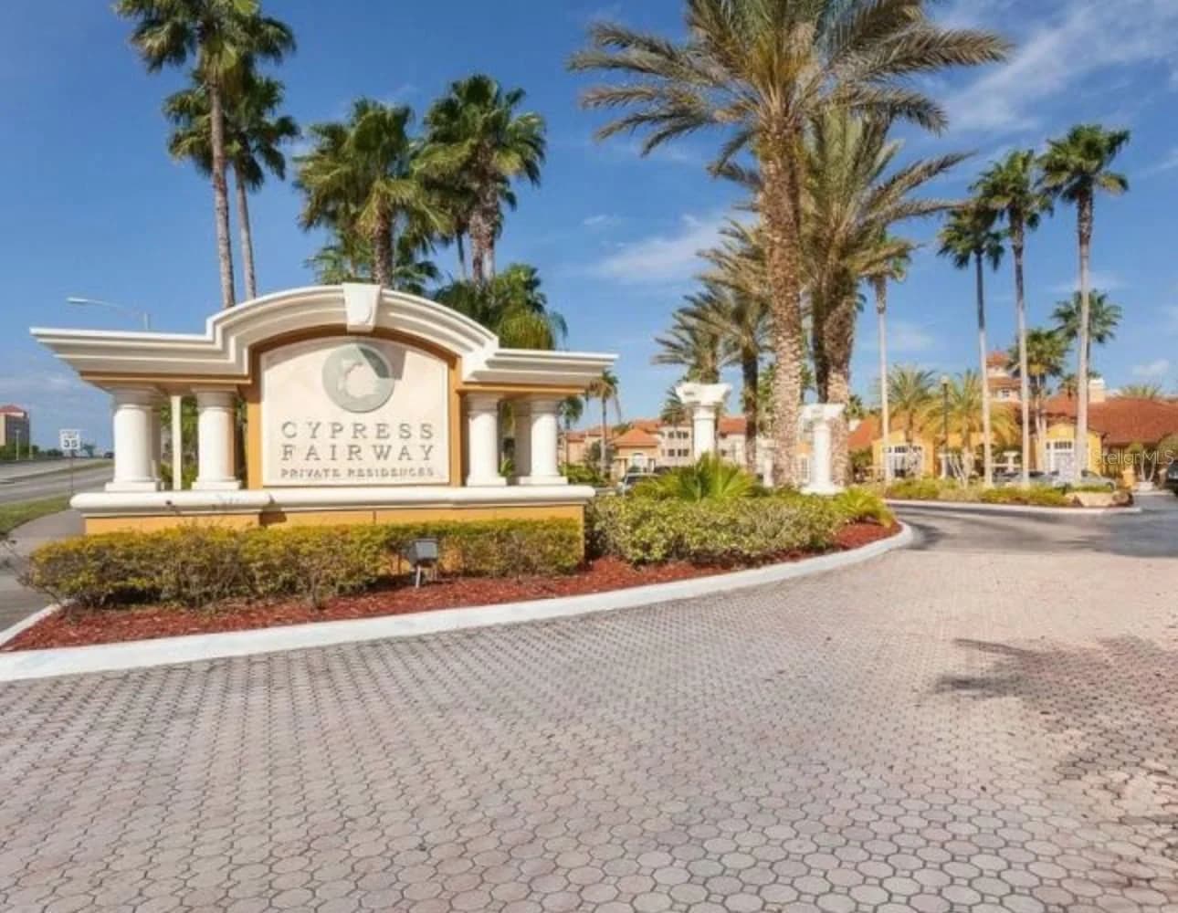 5479 VINELAND, Orlando, FL 32811