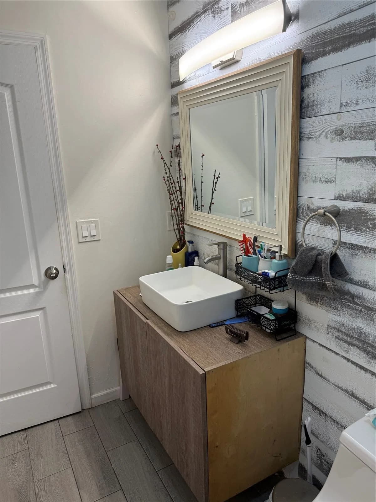 217 CITRUS DR 3