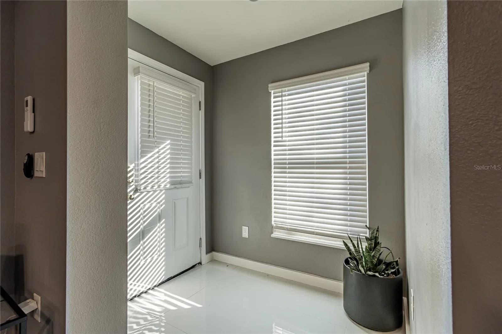 1225 LIVINGSTON 3