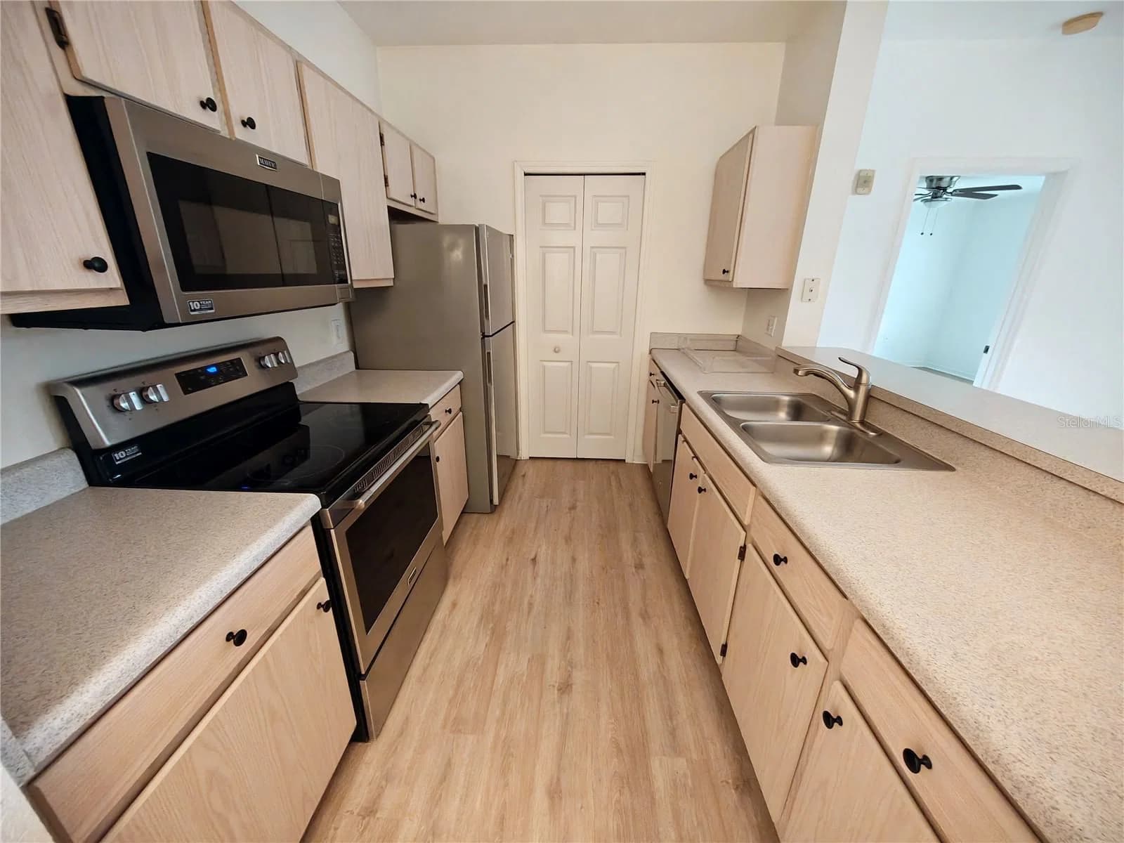 5471 VINELAND, Orlando, FL 32811