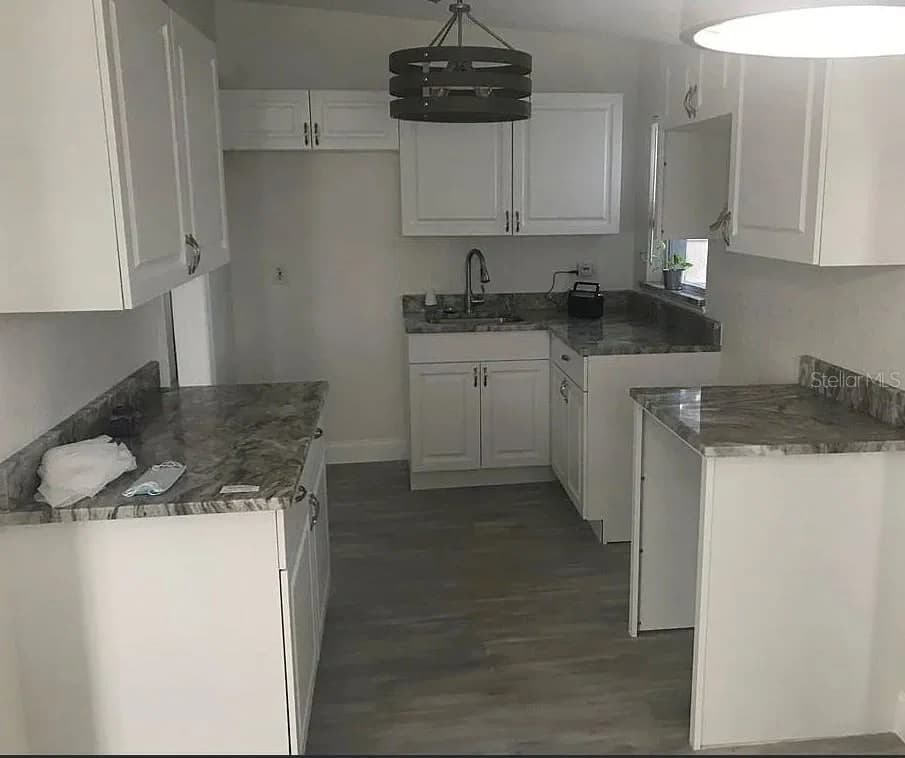 1200 EMERALDA RD 4