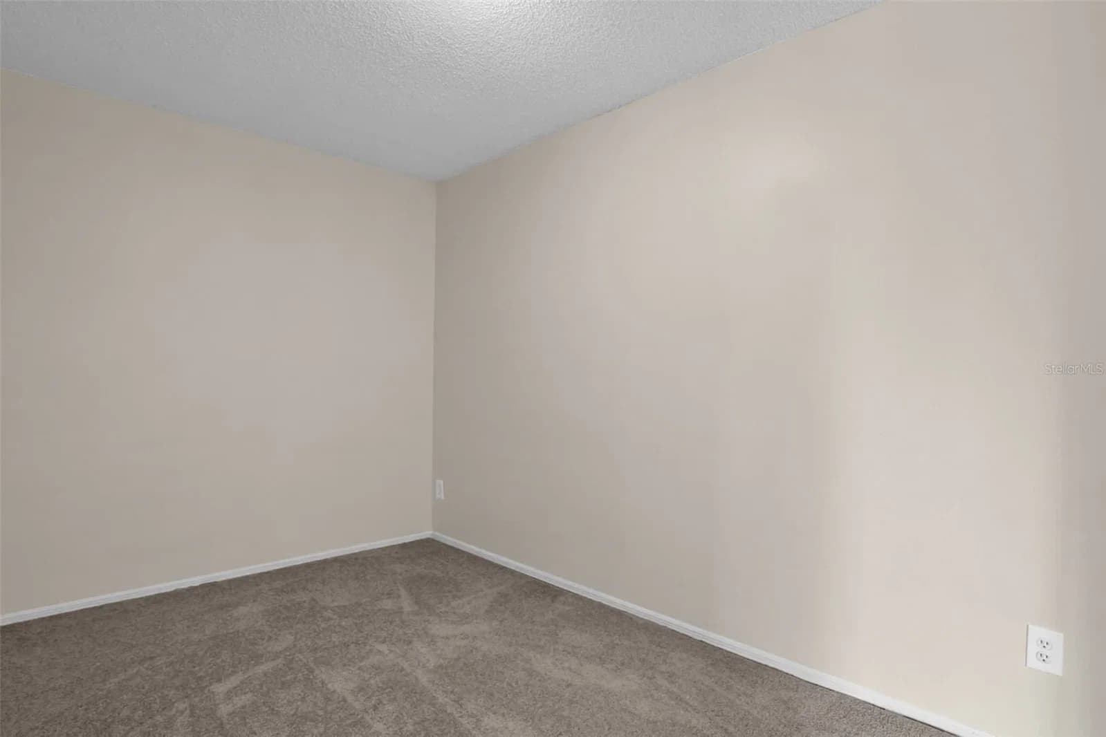 4160 PERSHING POINTE 5