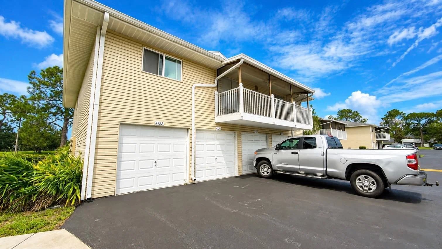 4126 YELLOW PINE 2
