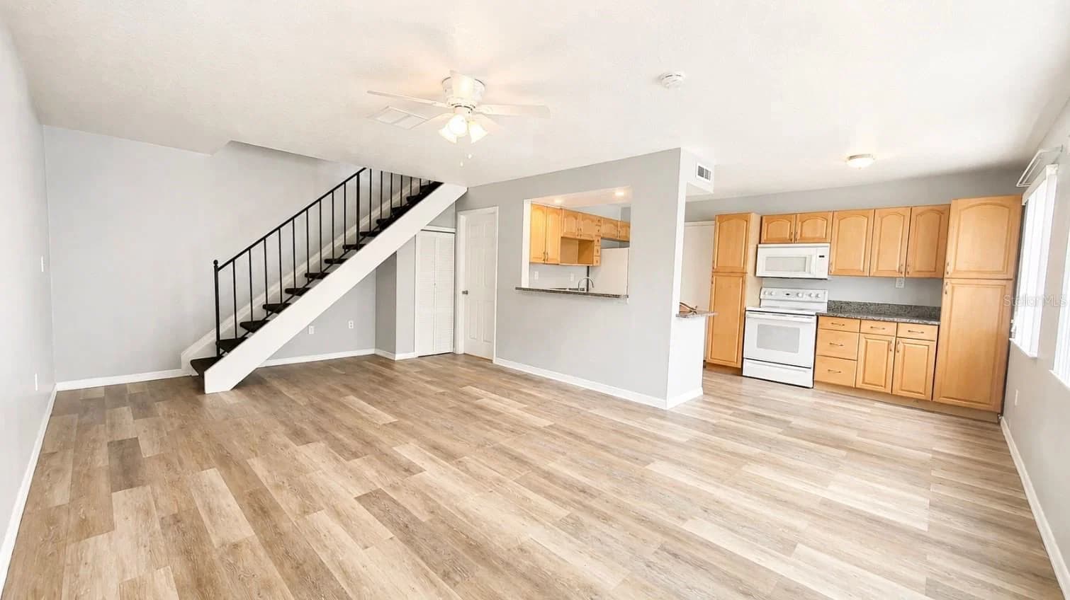 4126 YELLOW PINE 3