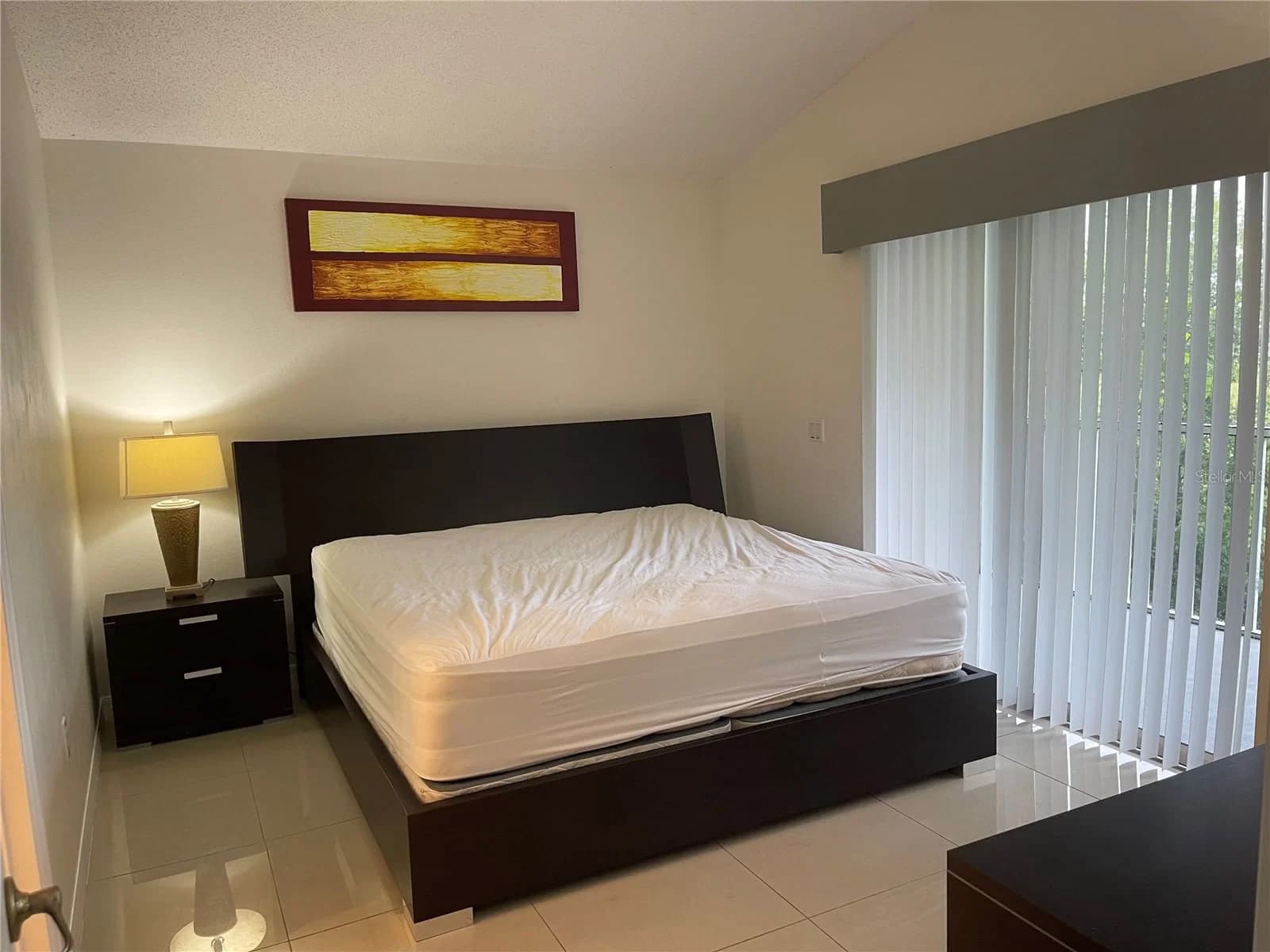 3166 SUN LAKE 4