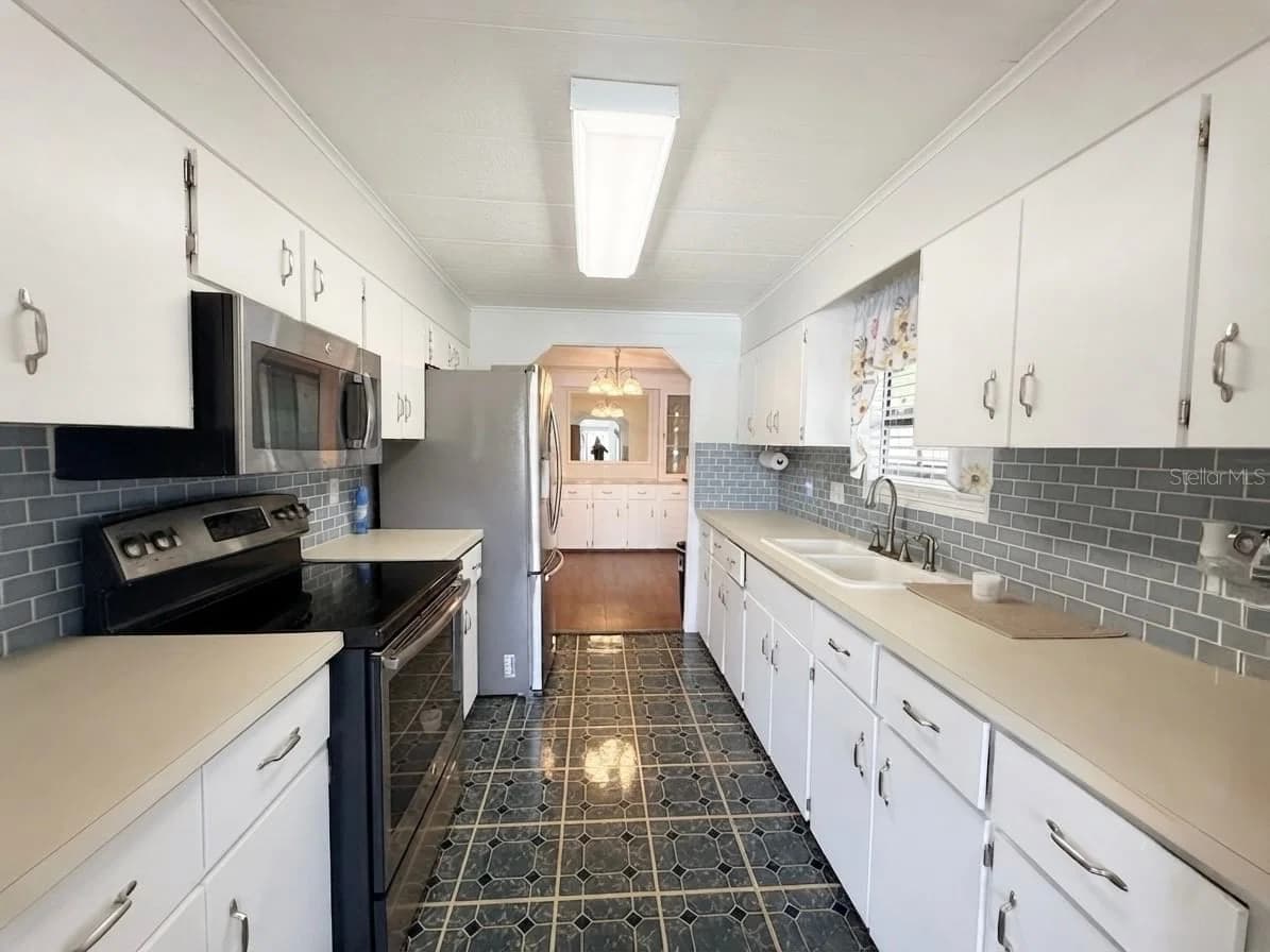 2140 PEBBLE BEACH 4