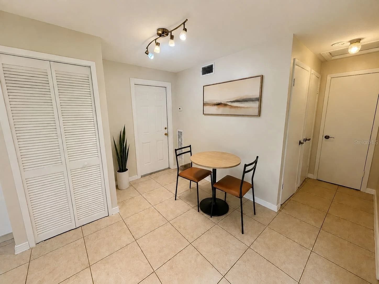 1123 ELMWOOD 3