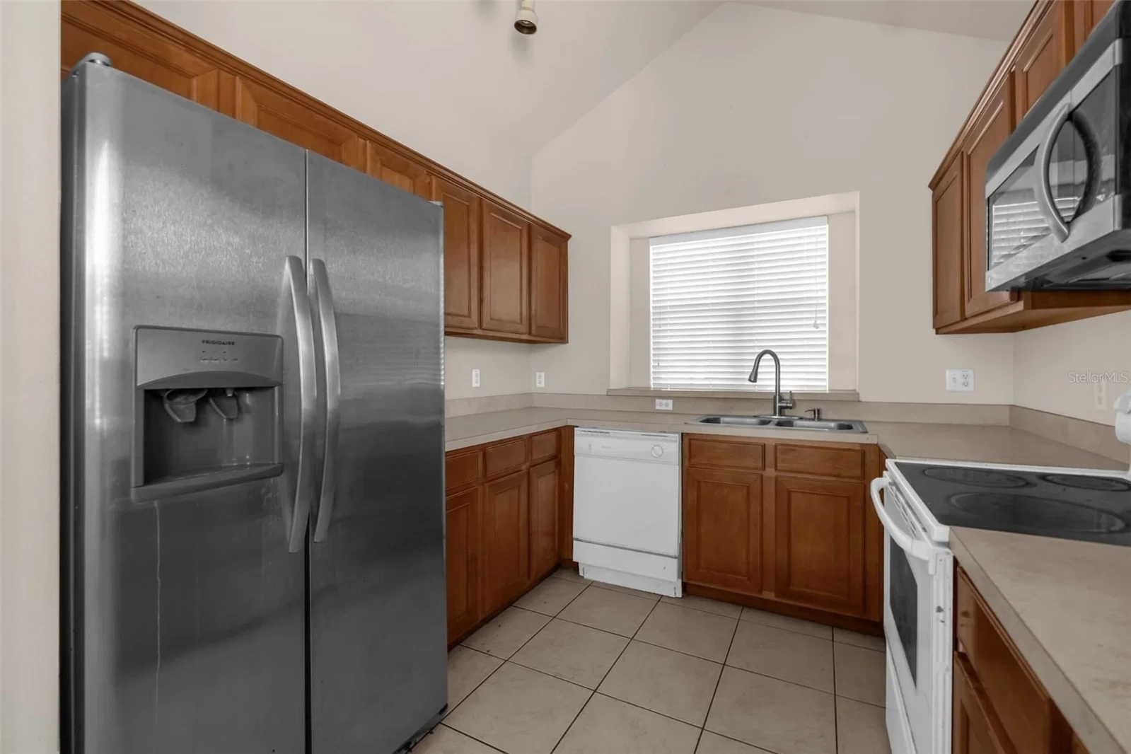 1755 ROYAL RIDGE 4