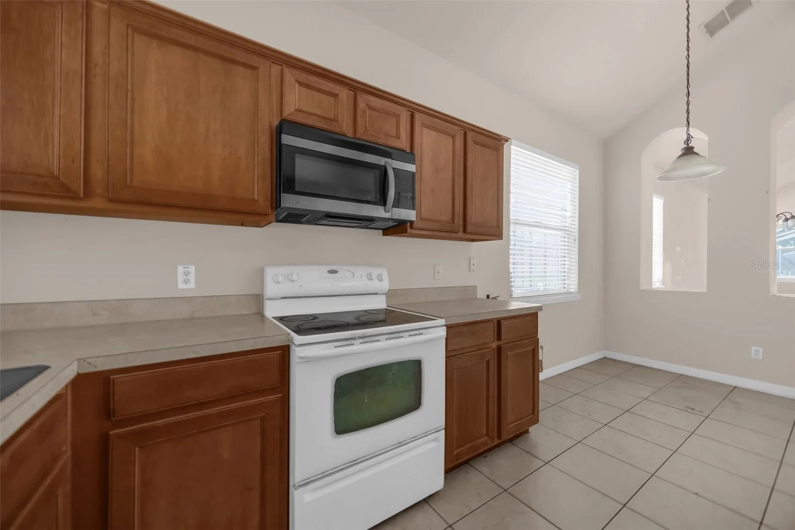 1755 ROYAL RIDGE 5