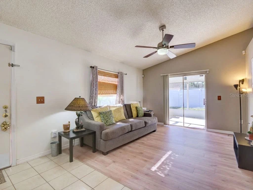 1012 VISTA PALMA 4