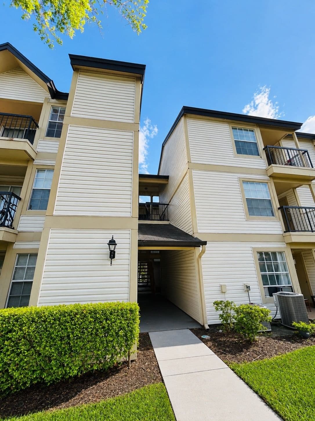 1908 LAKE ATRIUMS, Orlando, FL 32839