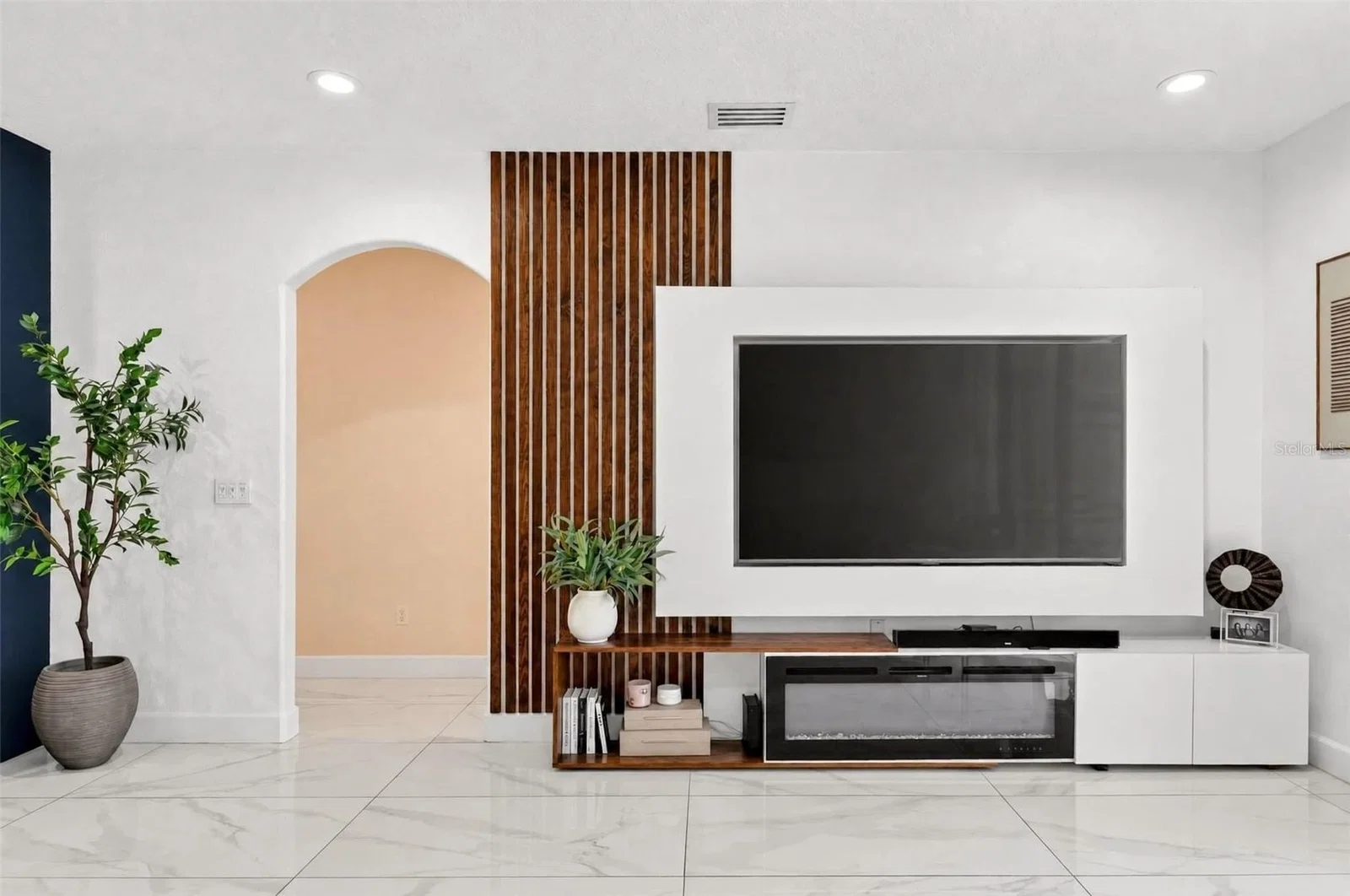3016 CAMINO REAL 4