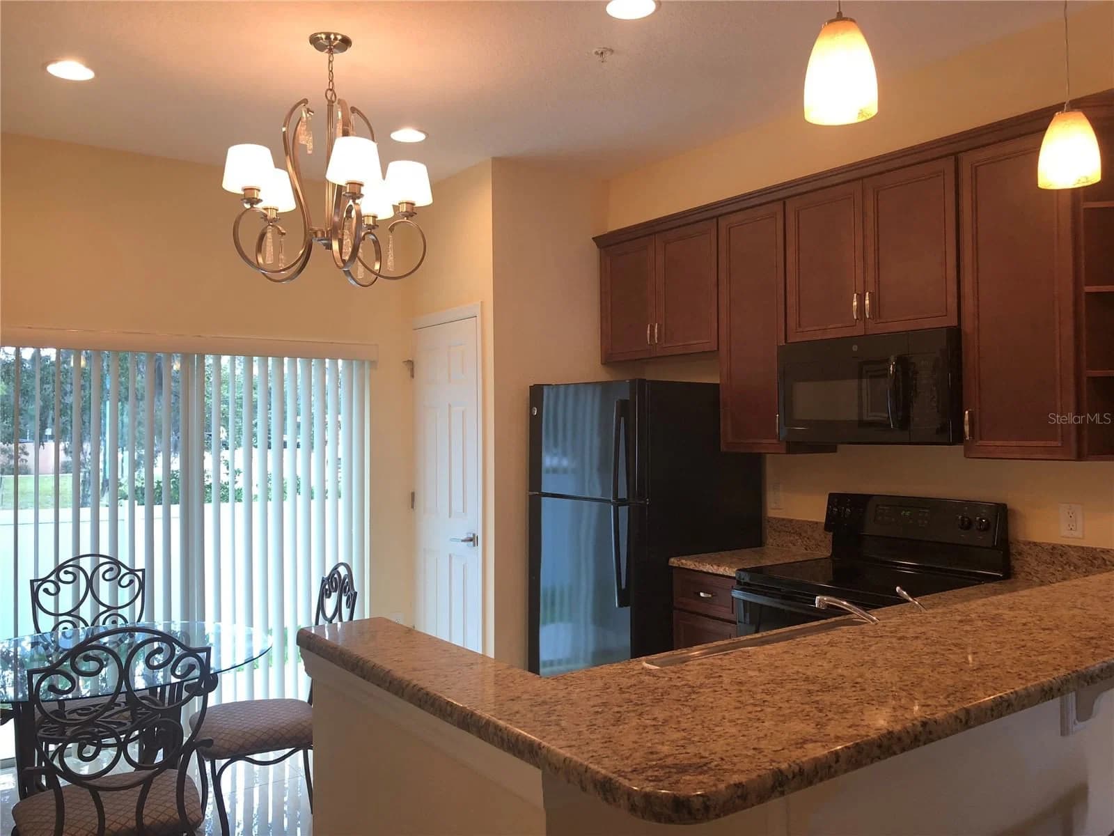 2060 ROYAL VISTA 5