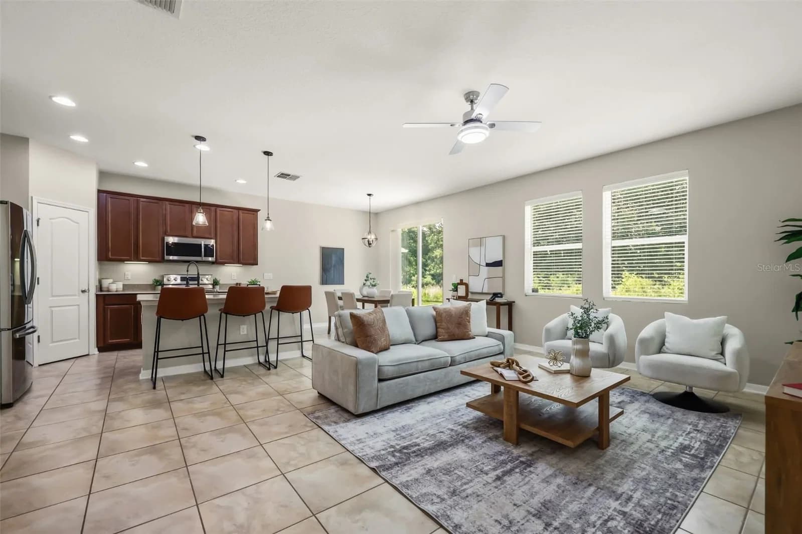 215 LAKES SHORE 5