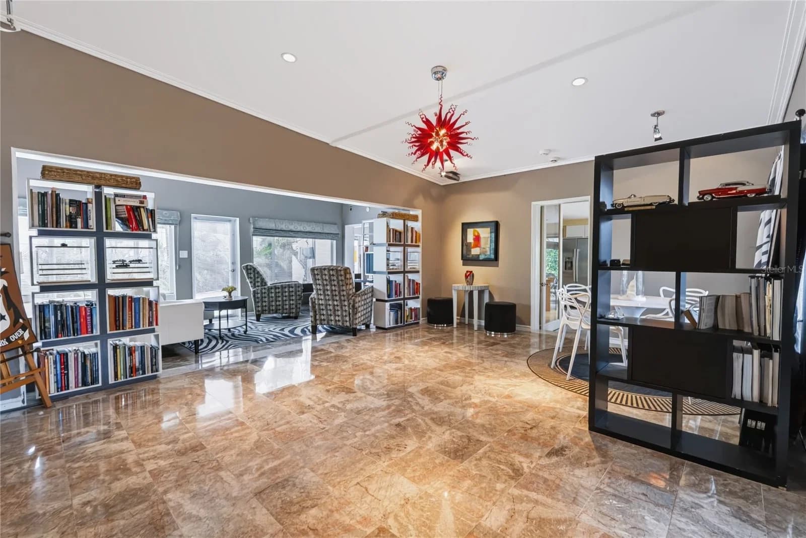 600 MAYFAIR 4