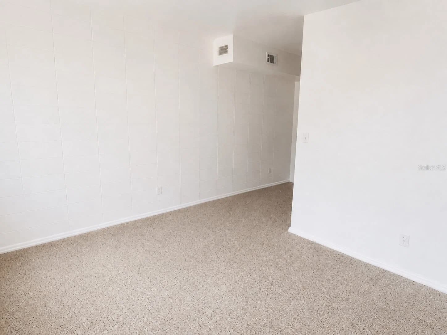 1605 DAUPHIN 3