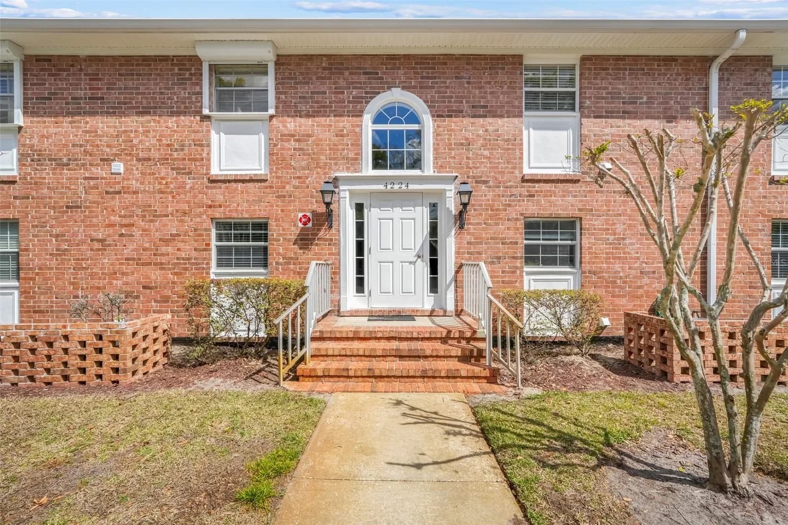 4224 LAKE UNDERHILL 2