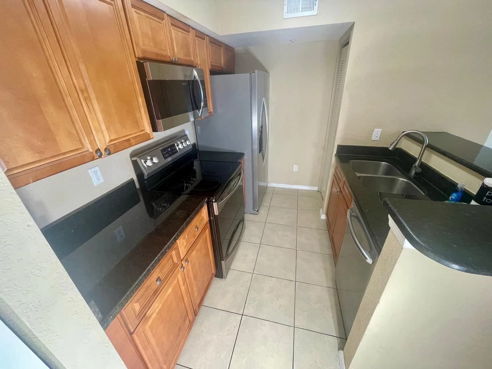 4103 TROPICAL ISLE 4