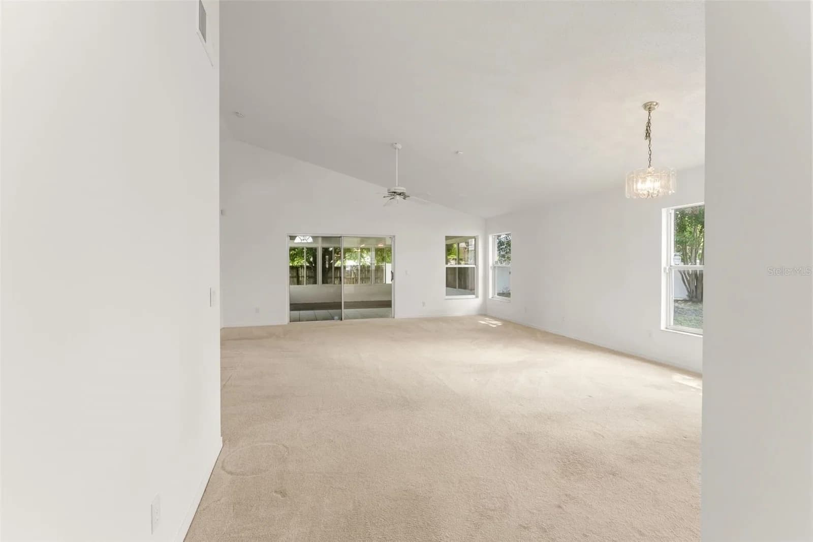 4811 FORT APACHE 4