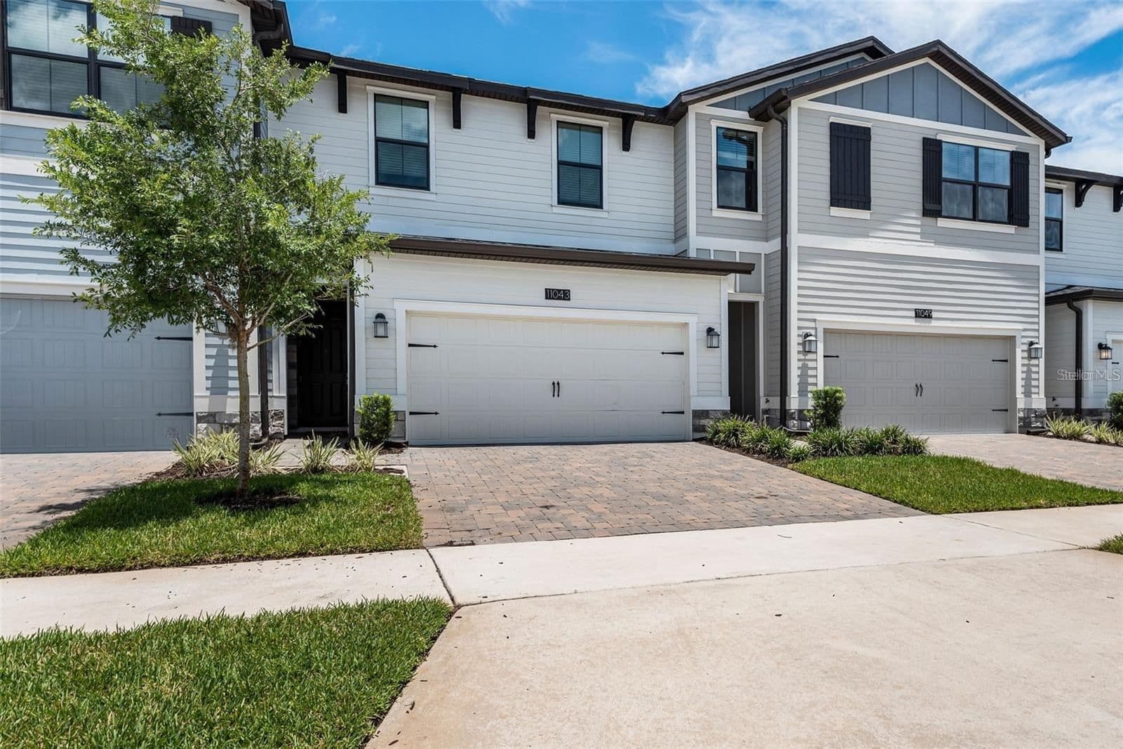 11043 WHISTLING PINE 2