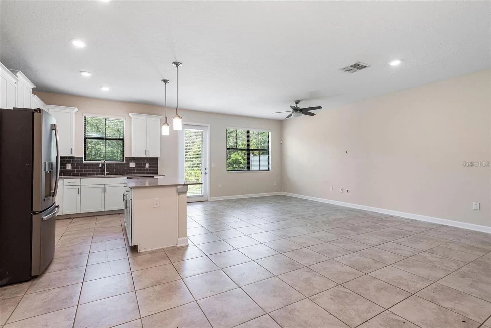 11043 WHISTLING PINE 4