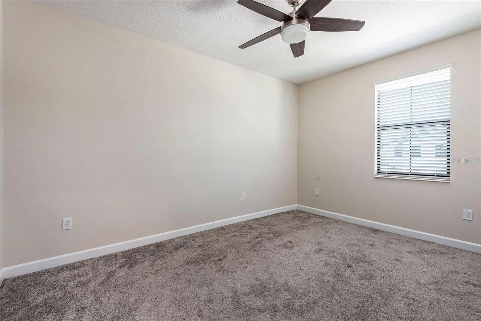 11043 WHISTLING PINE 5