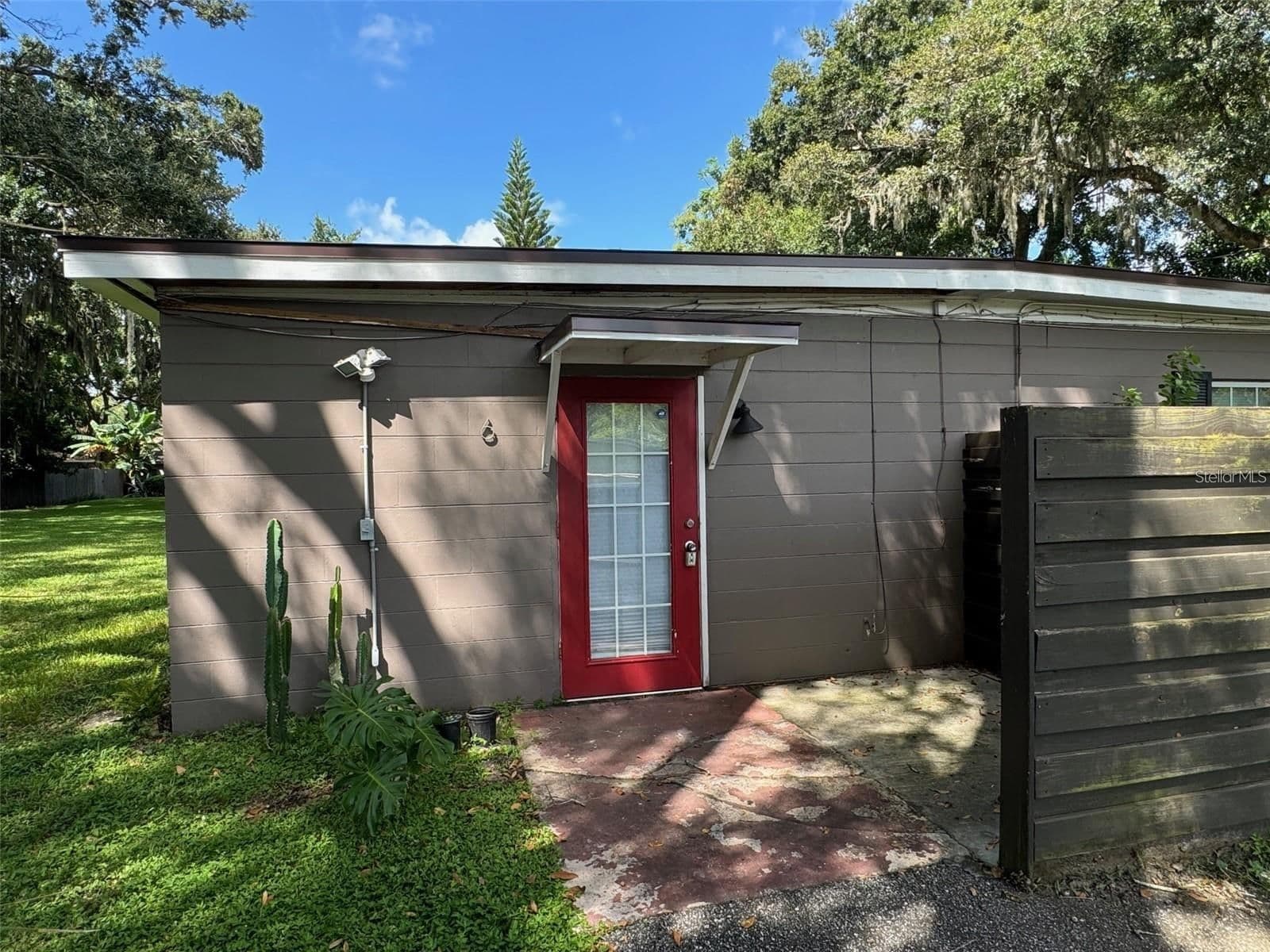 2416 MAYER, Orlando, FL 32806
