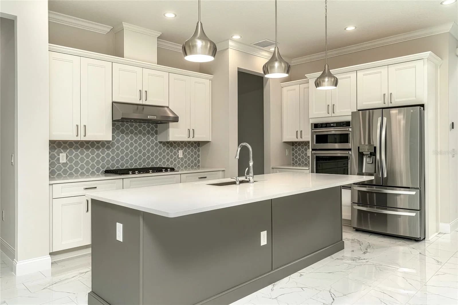 10152 ROYAL ISLAND 5