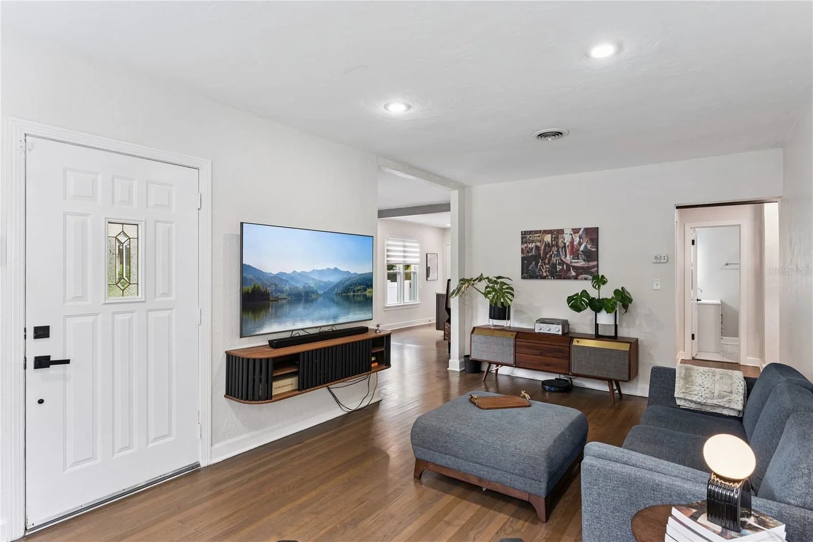 1500 HARWOOD 4