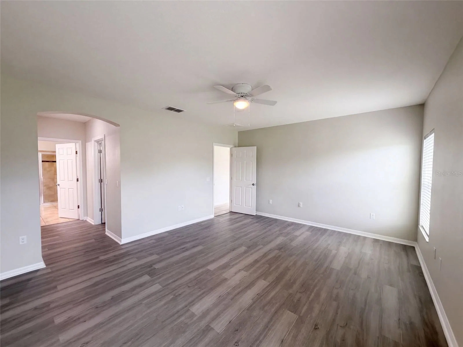 3508 YACHT CLUB 4