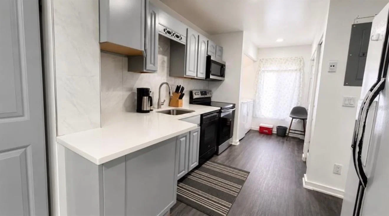 5304 INDIAN CREEK 3