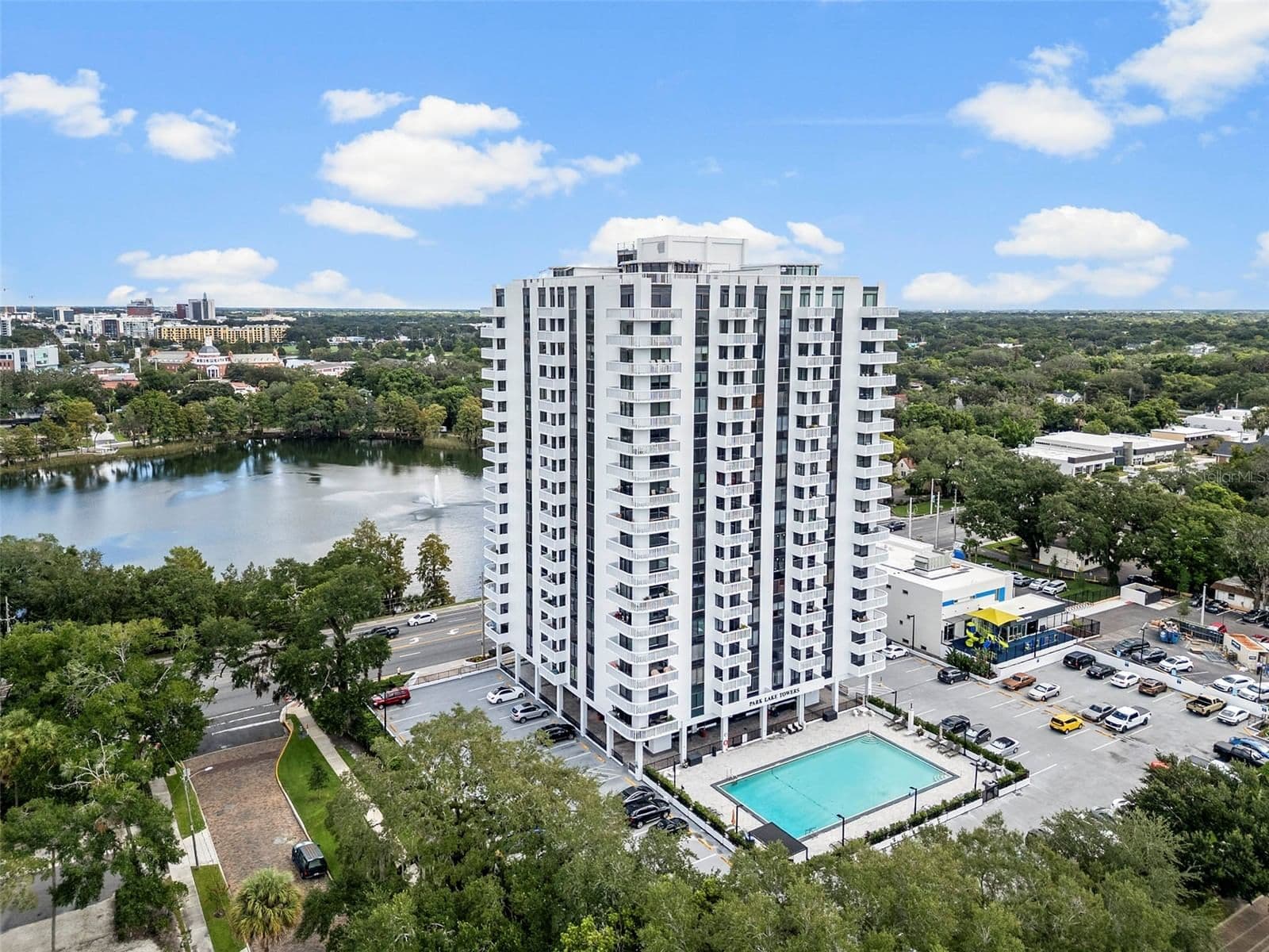 400 COLONIAL 2