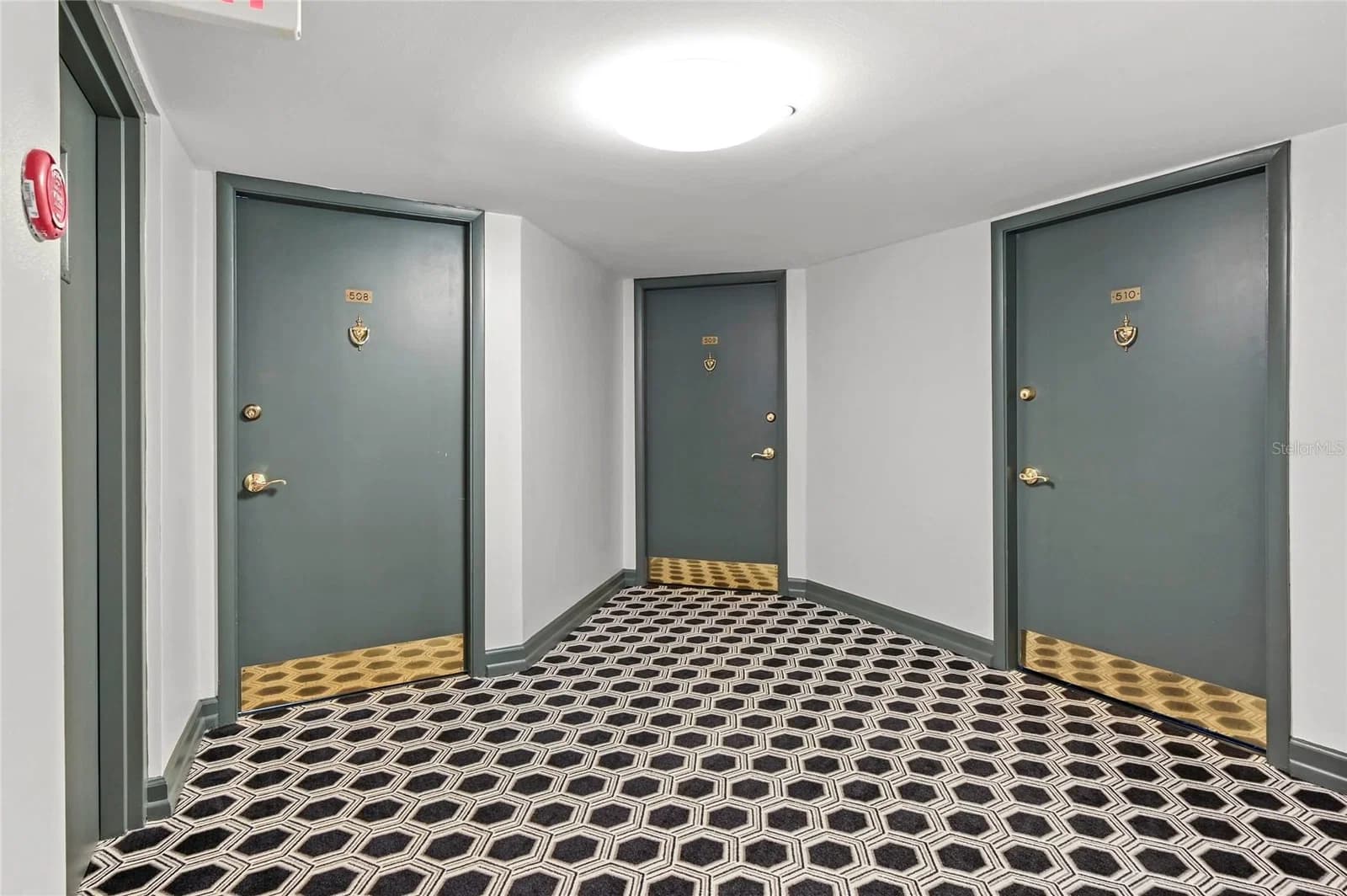 400 COLONIAL 4