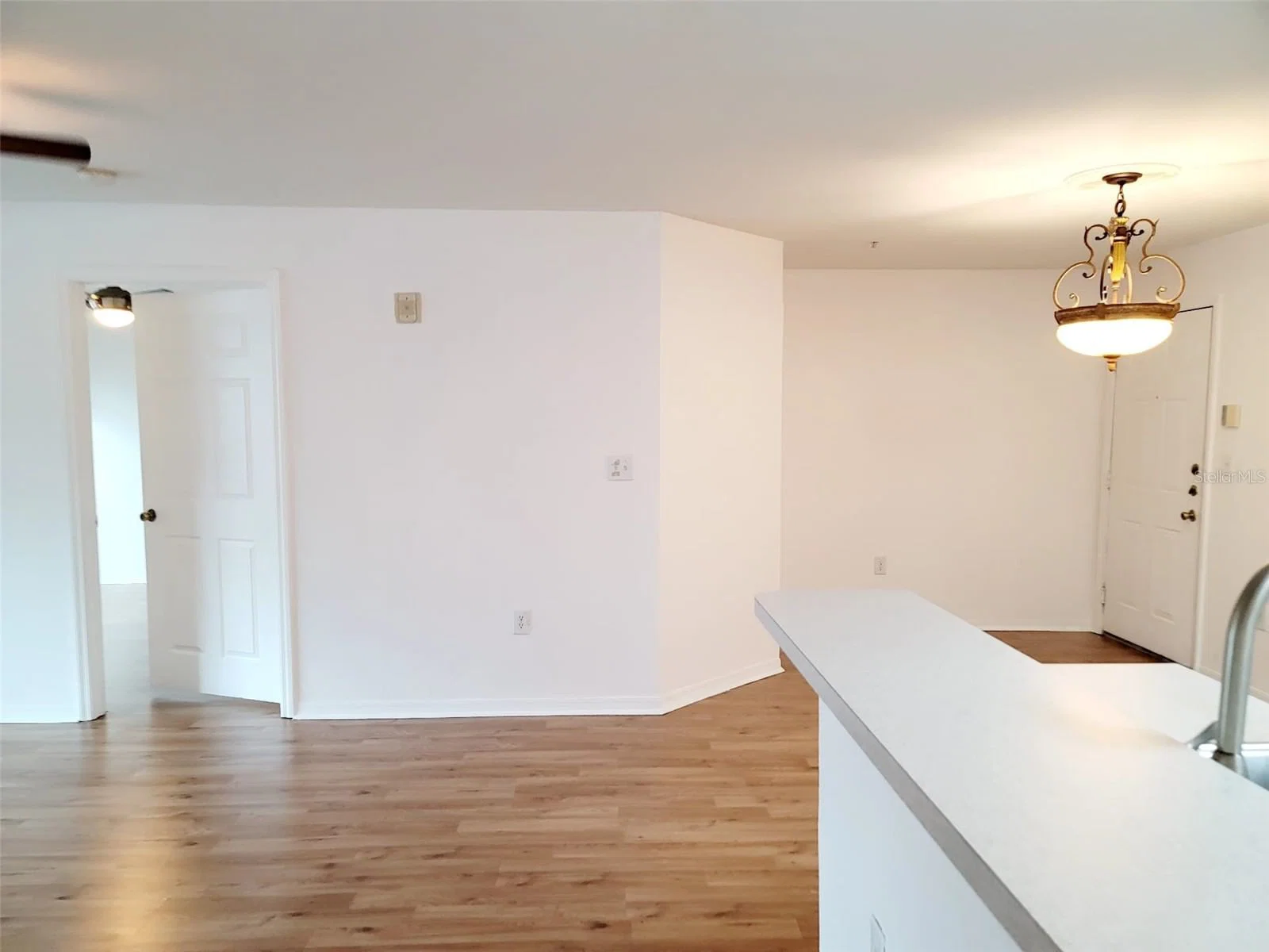 5475 VINELAND 4