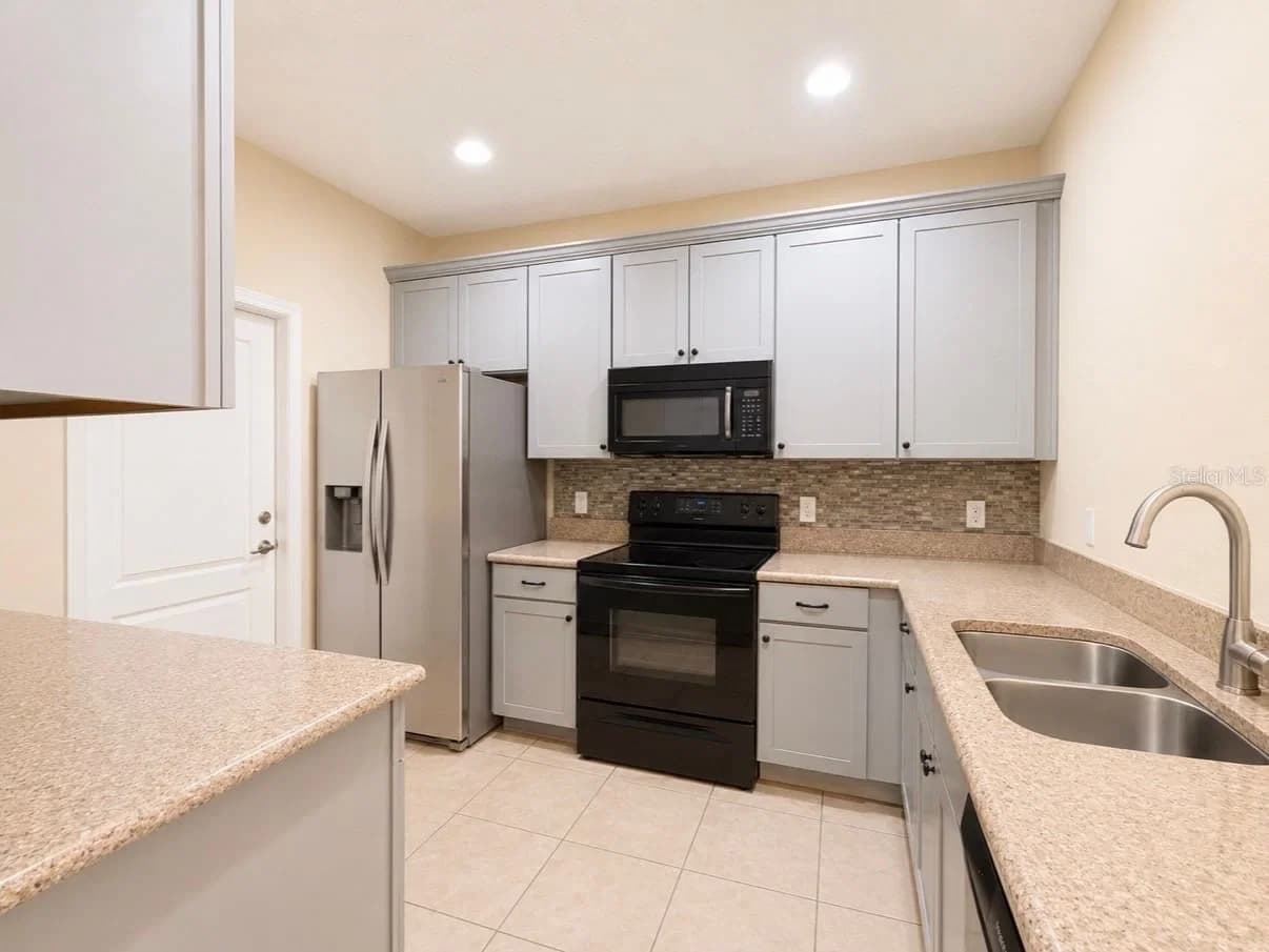 3227 VILLA STRADA 5