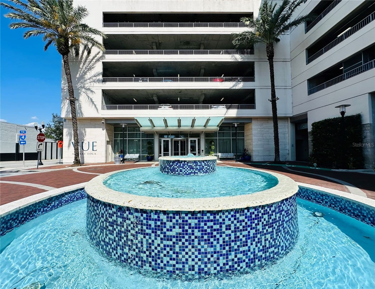 150 ROBINSON Street #1909 4