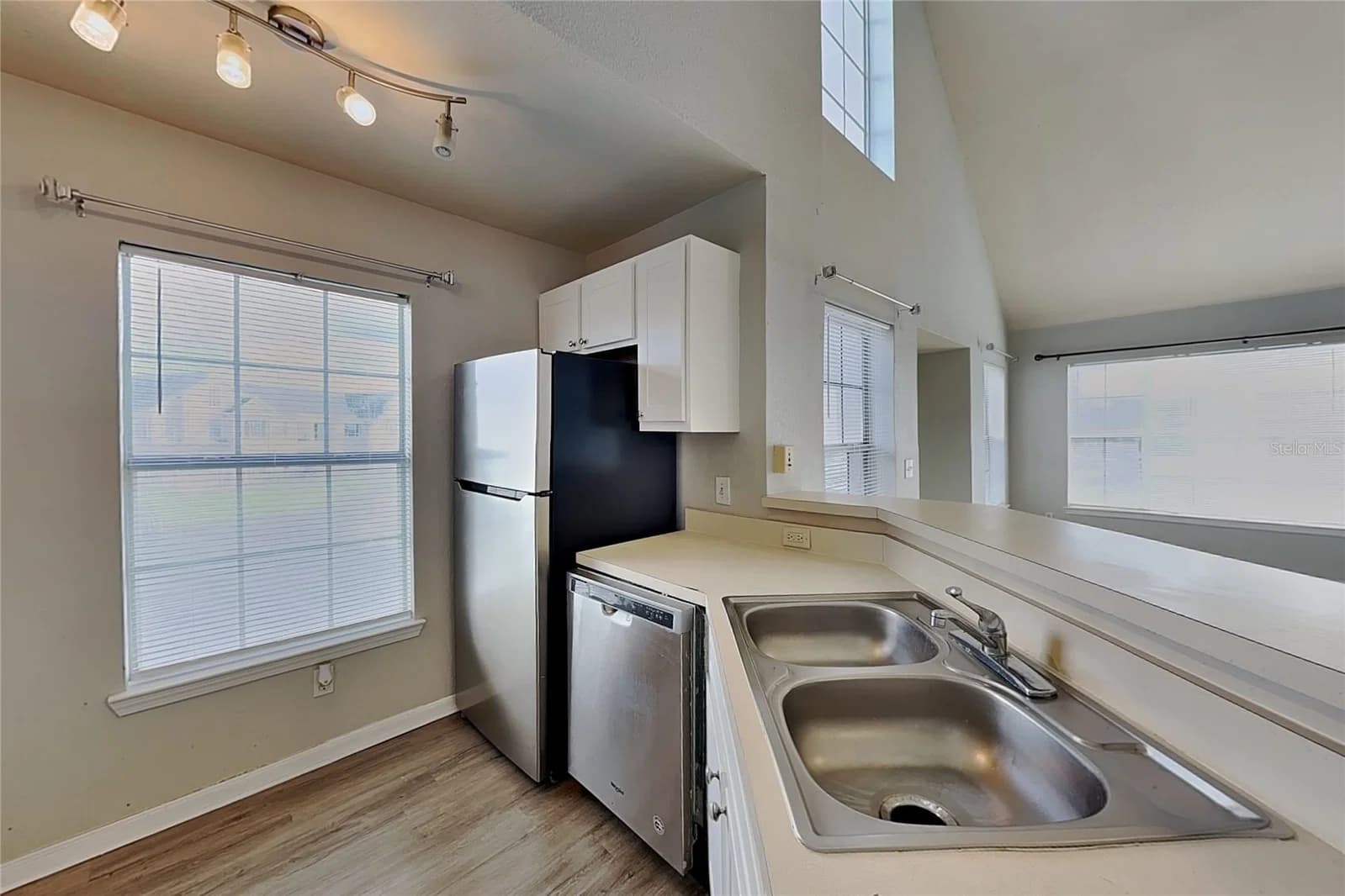9077 LEE VISTA Boulevard #1104 5