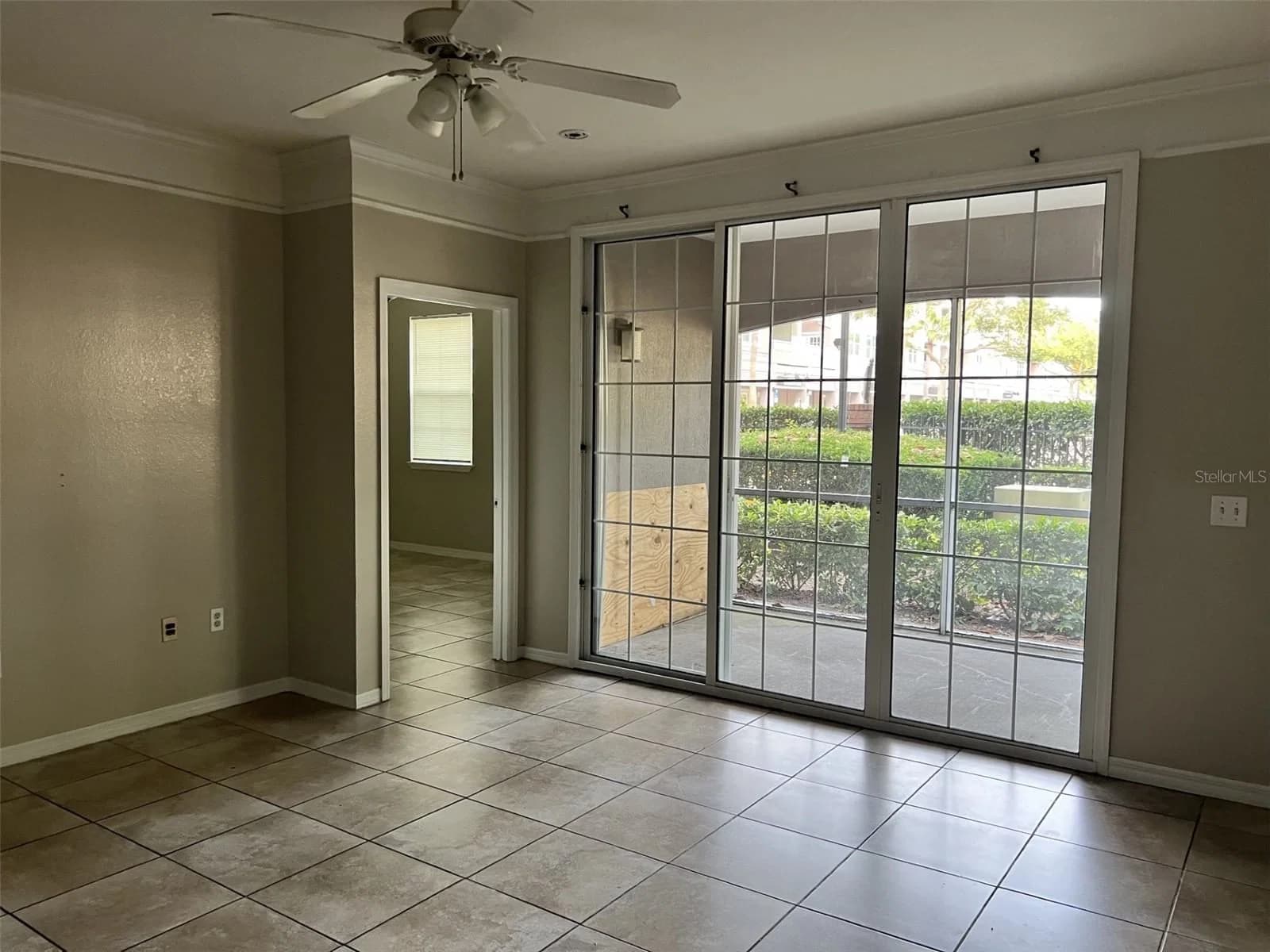 3209 PARKCHESTER SQUARE Boulevard #108 5