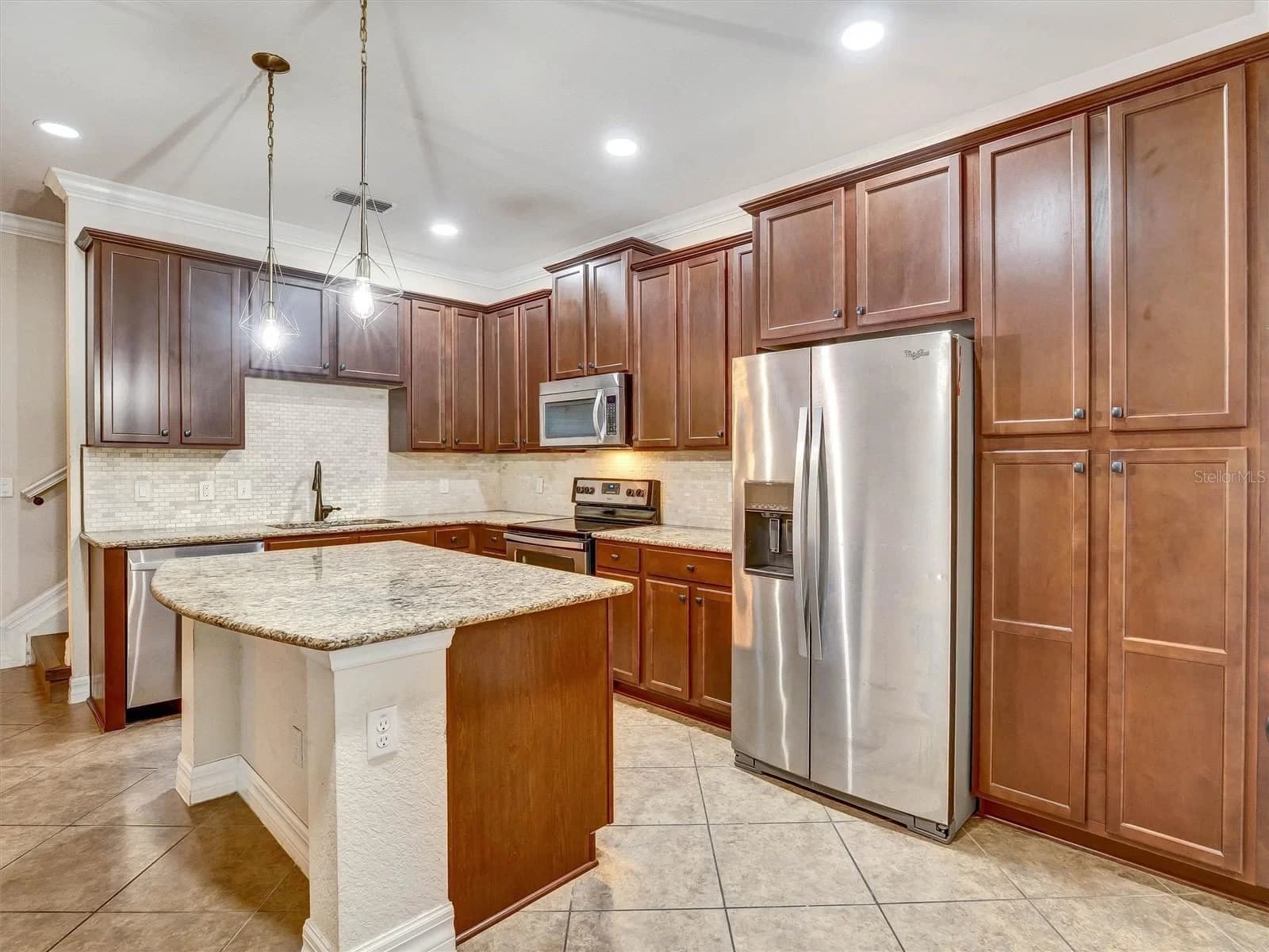9986 EAGLE CREEK CENTER Boulevard 5