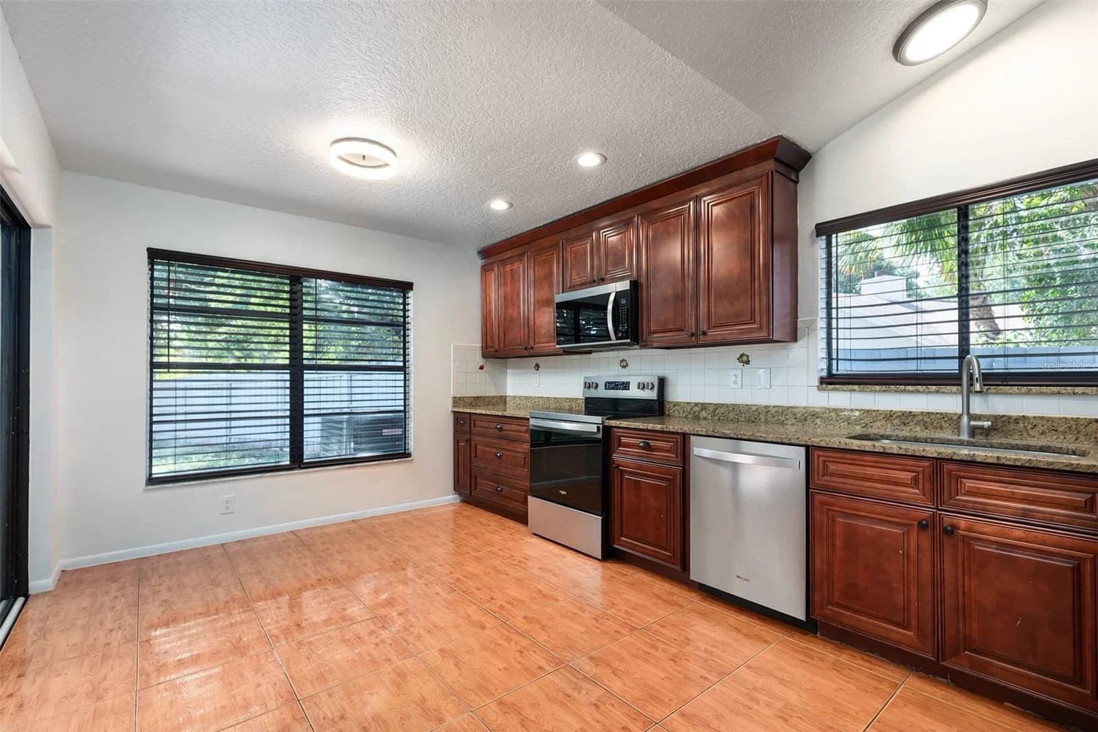 2965 GOLDEN ROCK 5