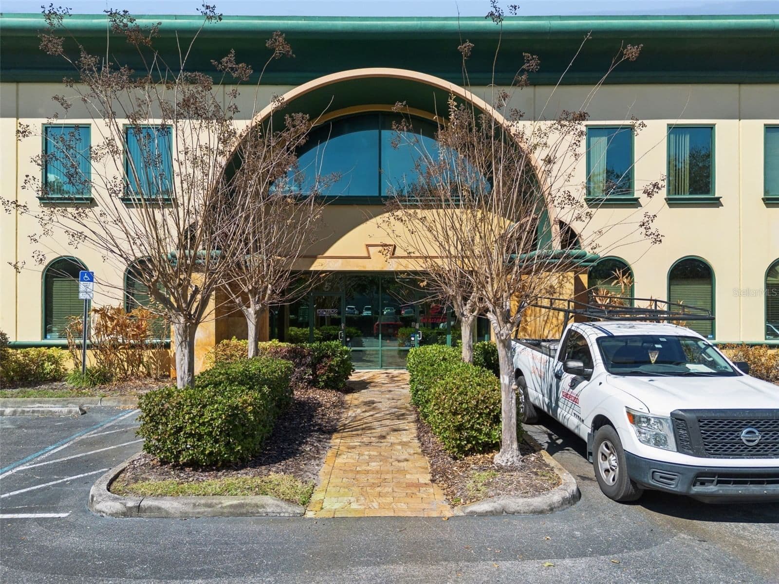 6881 KINGSPOINTE Parkway #6 5